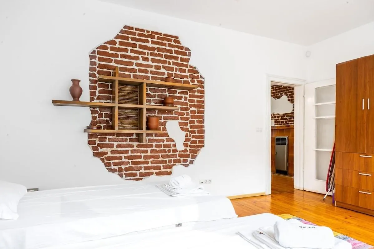 Elegant & Spacious Apartment In The Heart Of ソフィア