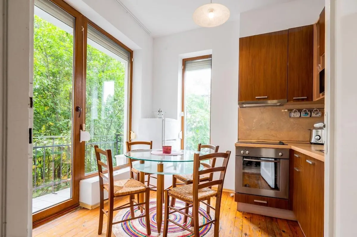 Elegant & Spacious Apartment In The Heart Of ソフィア