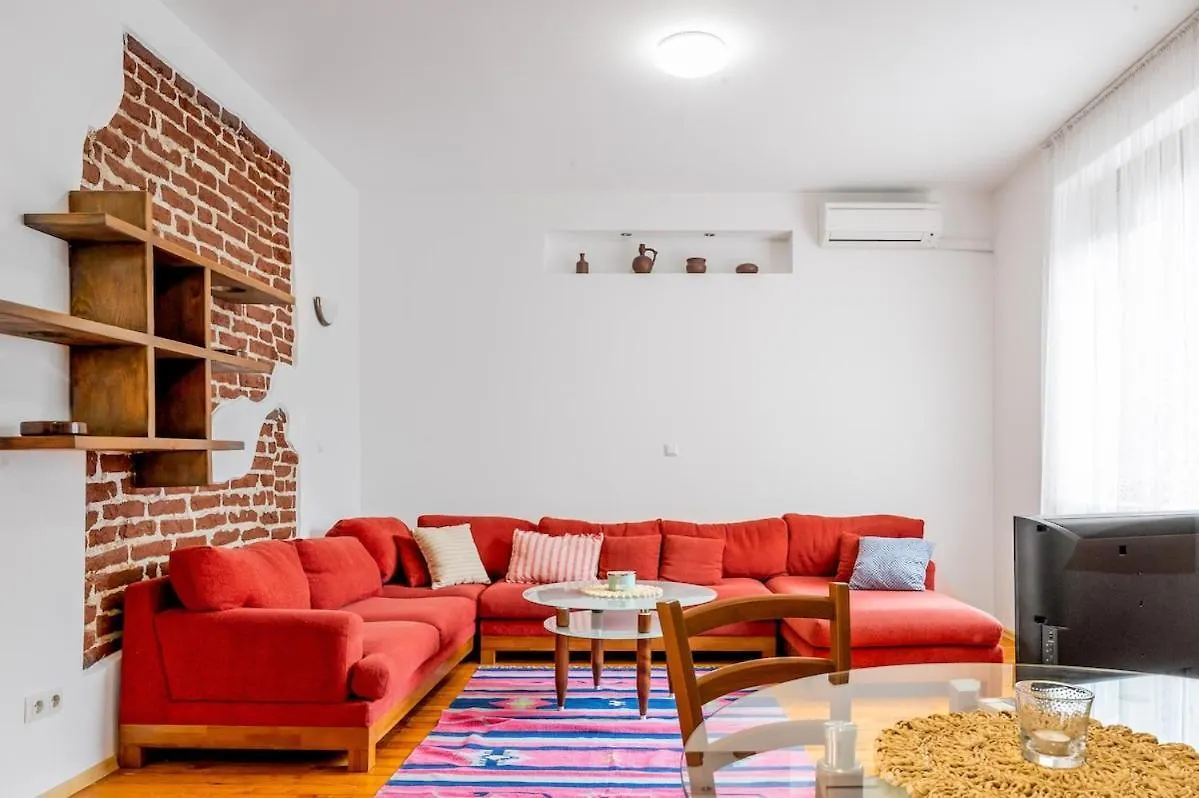 Elegant & Spacious Apartment In The Heart Of ソフィア
