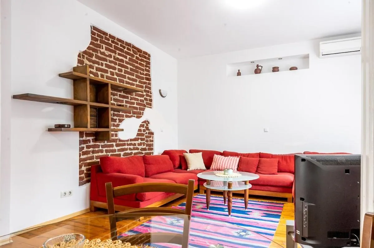 Elegant & Spacious Apartment In The Heart Of ソフィア