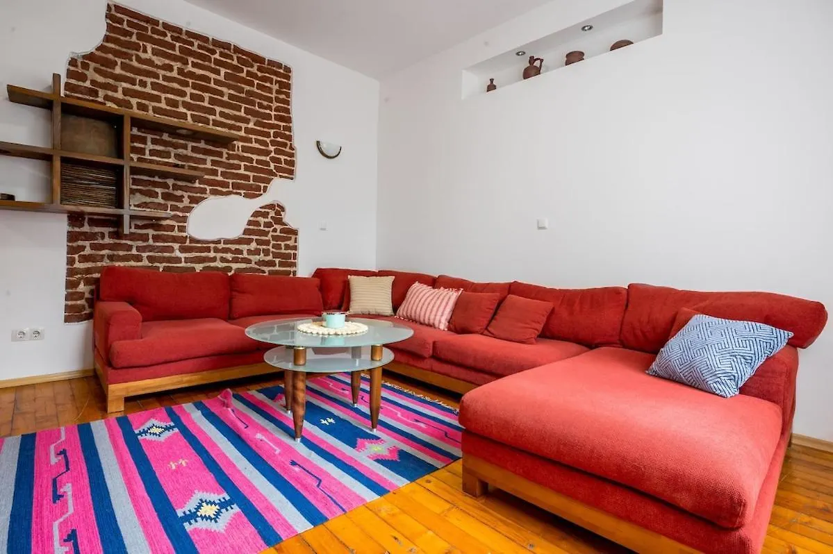 Elegant & Spacious Apartment In The Heart Of ソフィア